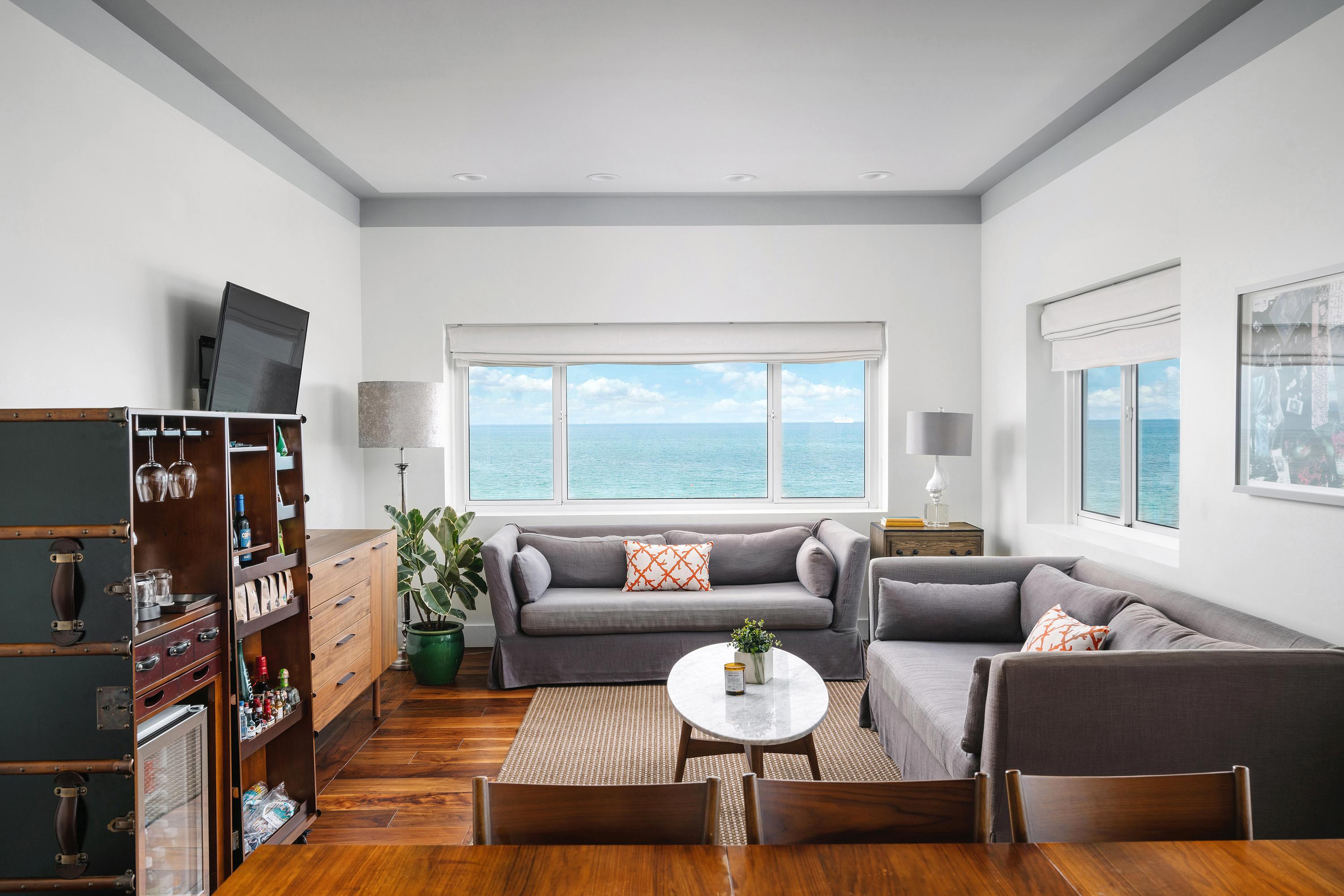 Nautilus Sonesta Miami Beach Kültér fotó A living room in a condominium
