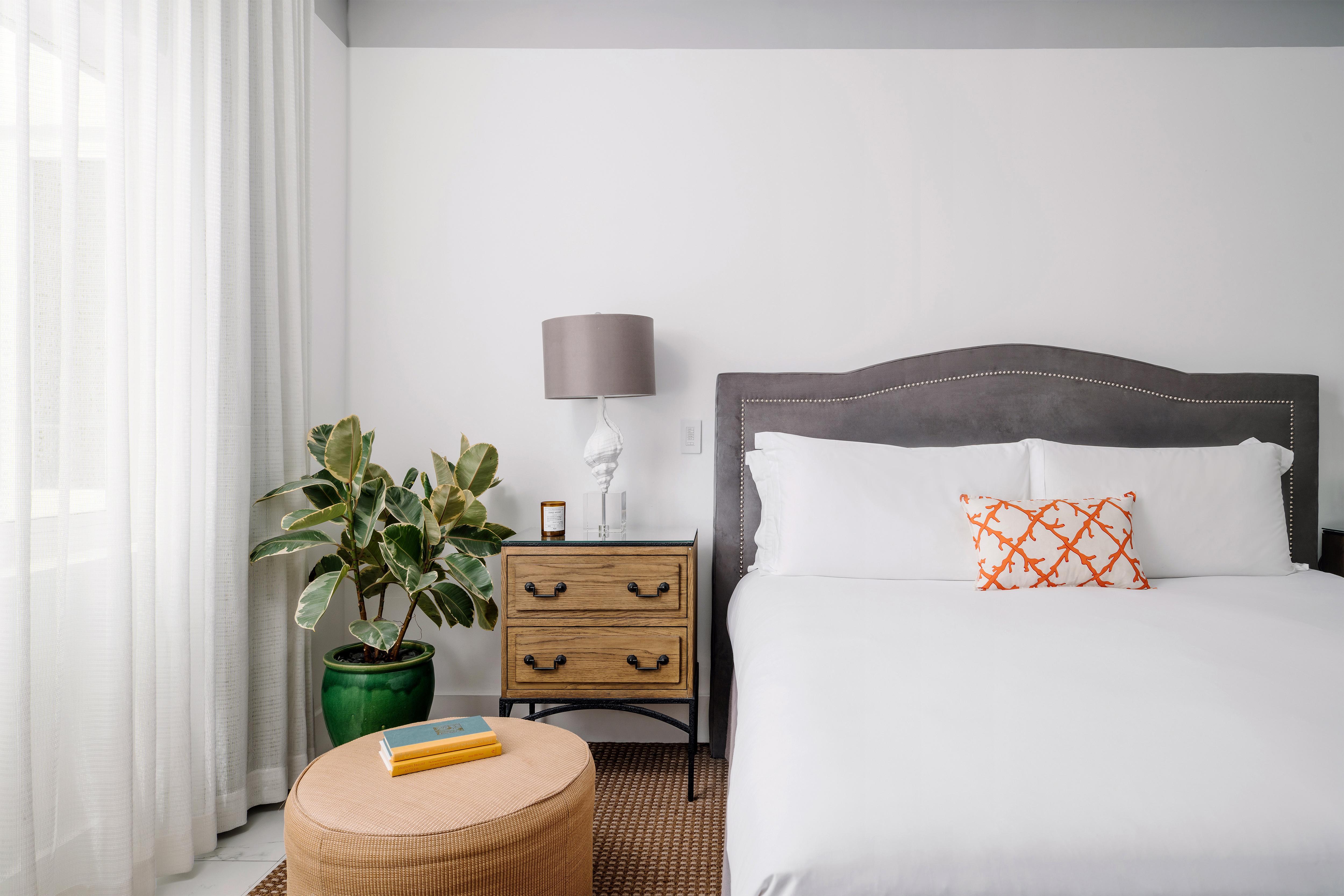 Nautilus Sonesta Miami Beach Kültér fotó A bedroom at the Hotel Valencia