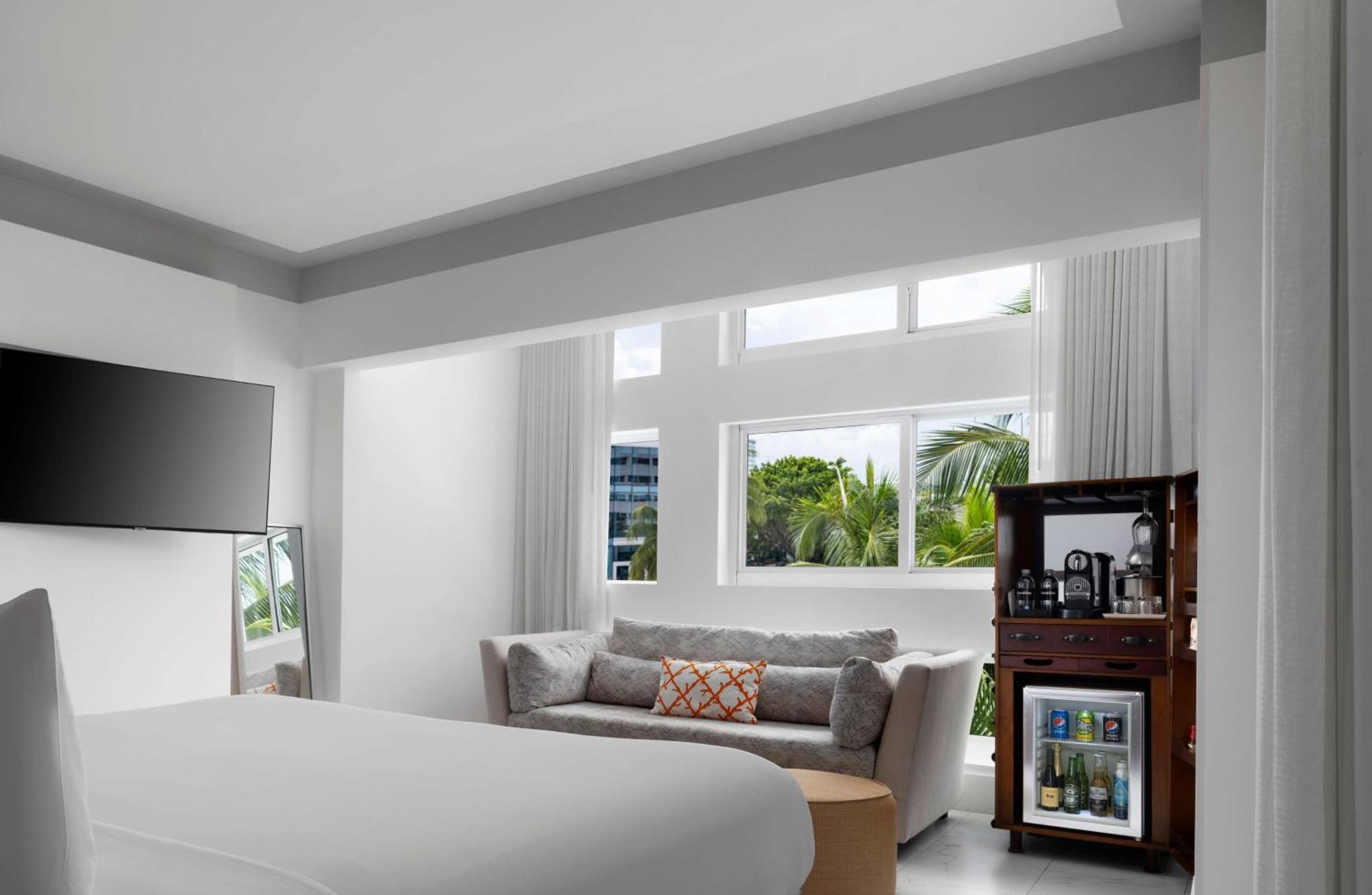 Nautilus Sonesta Miami Beach Kültér fotó A room at the hotel