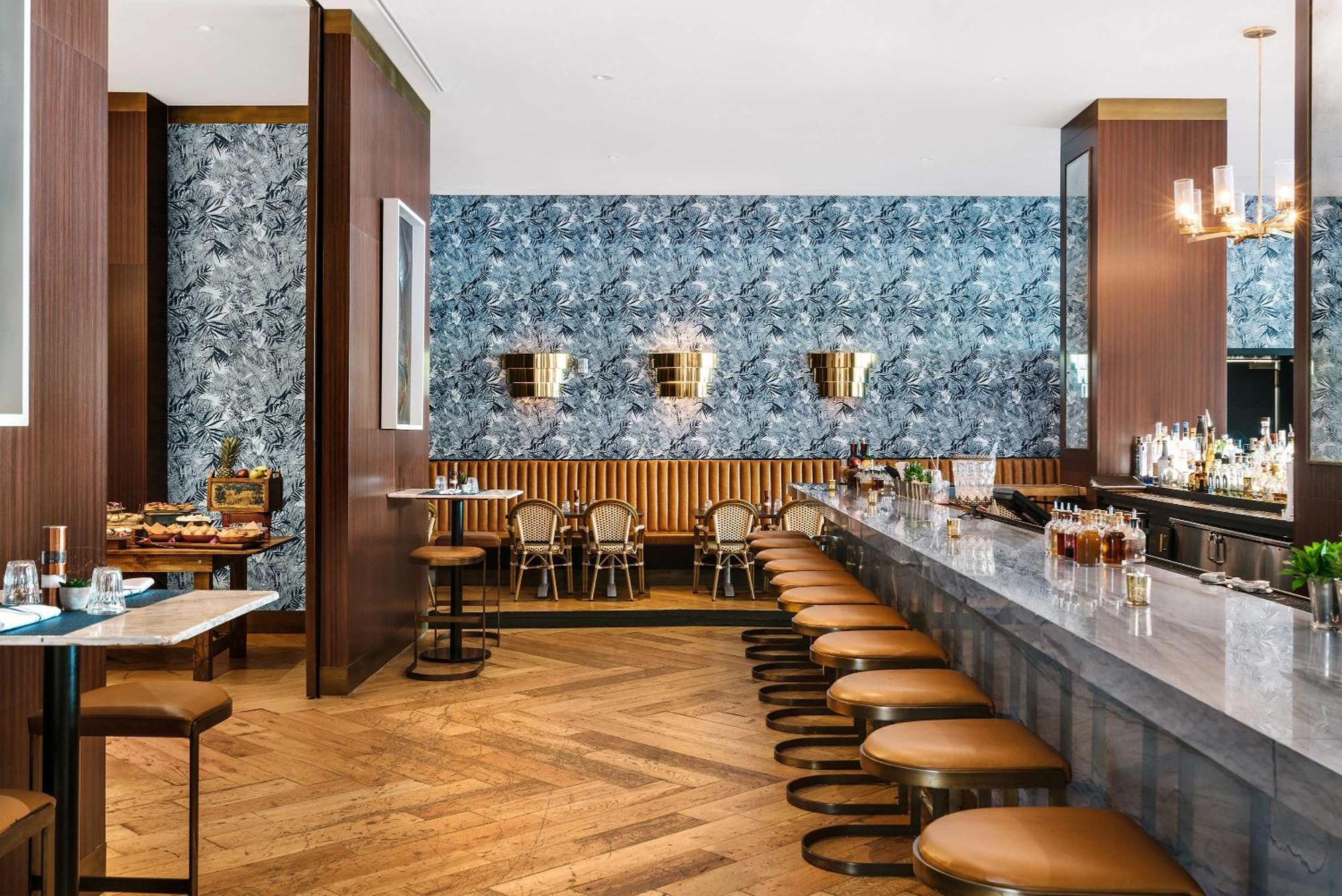 Nautilus Sonesta Miami Beach Kültér fotó The bar at the restaurant