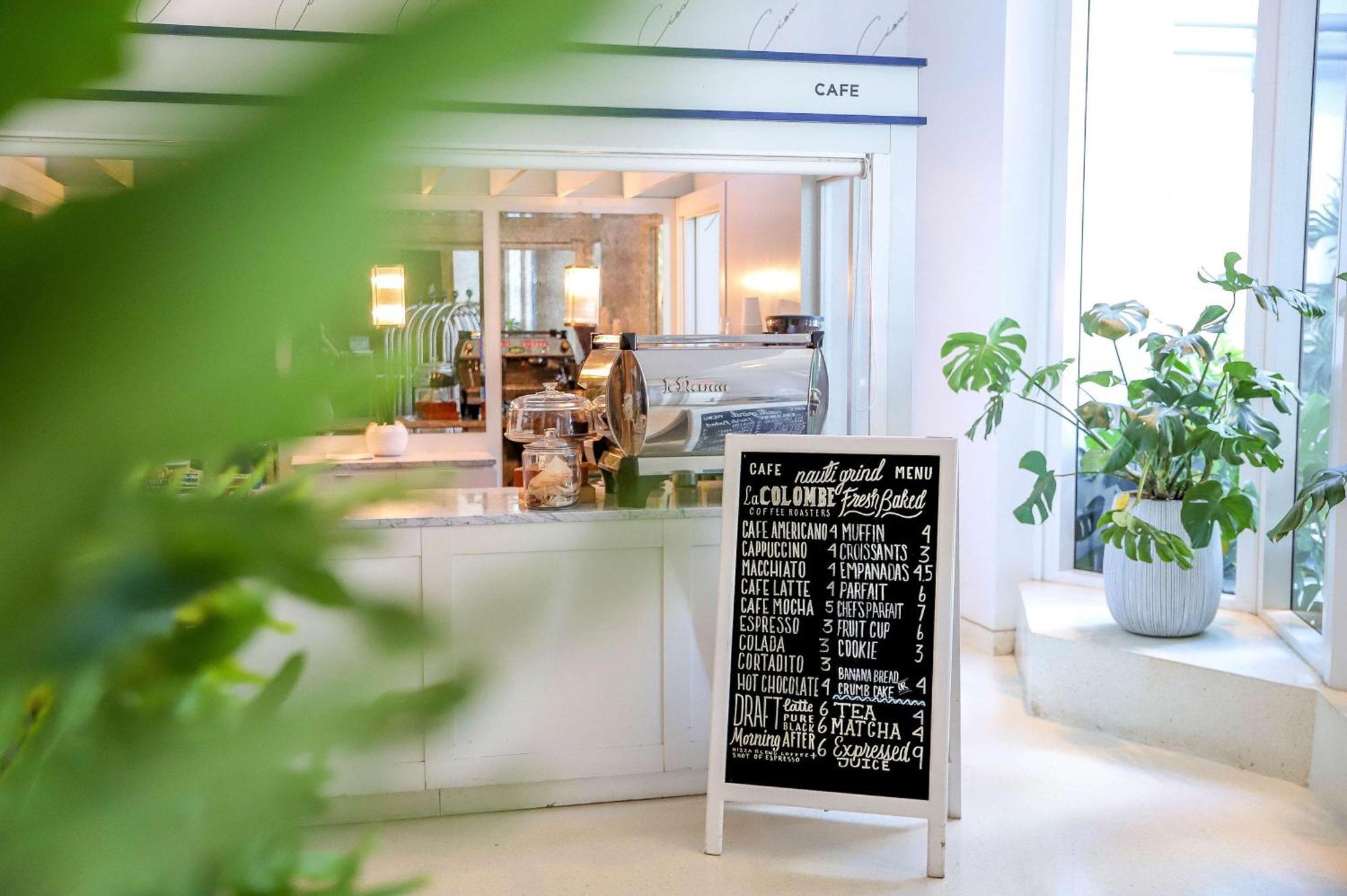 Nautilus Sonesta Miami Beach Kültér fotó Café