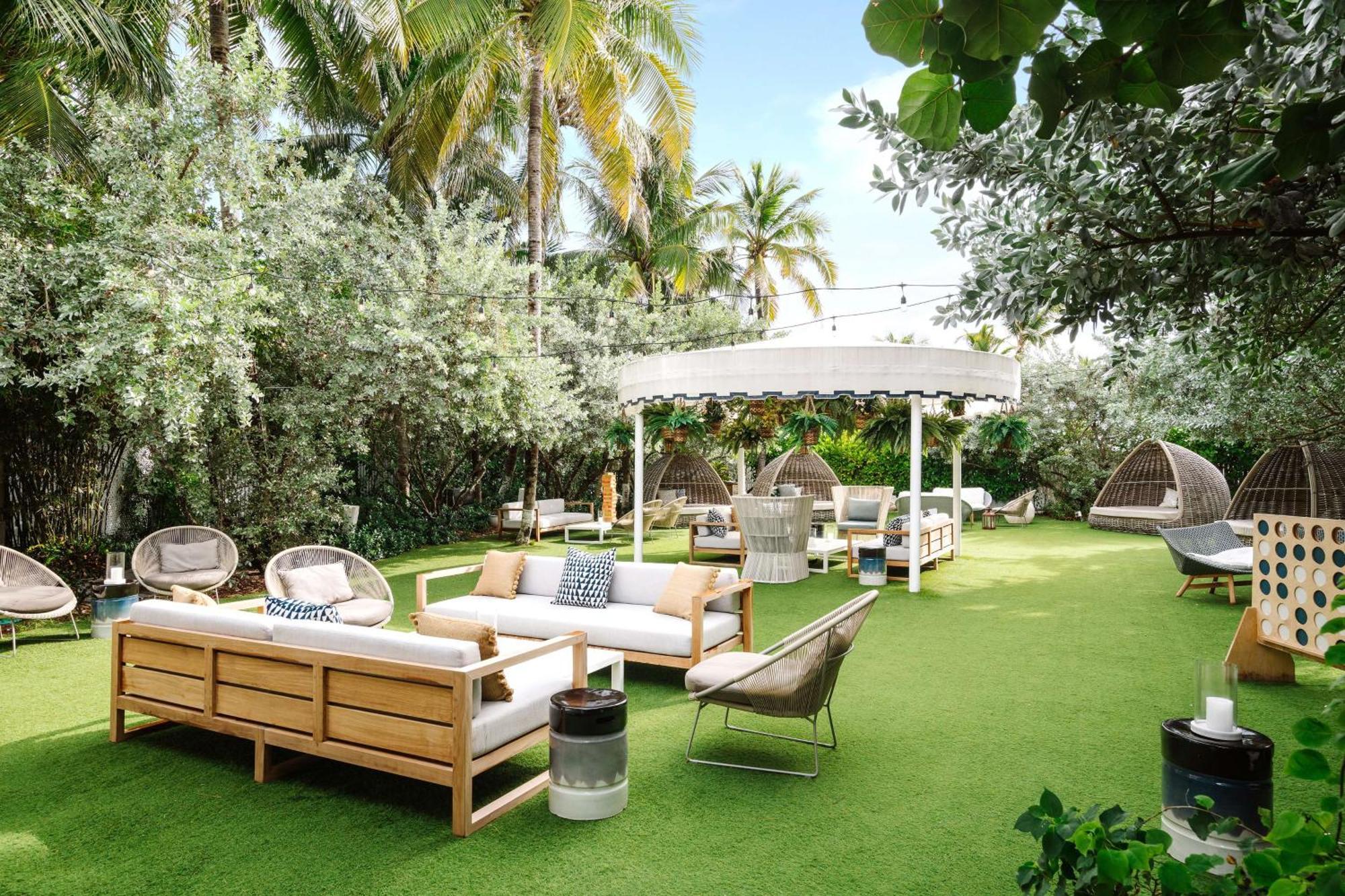 Nautilus Sonesta Miami Beach Kültér fotó The Garden at The Standard, East Village