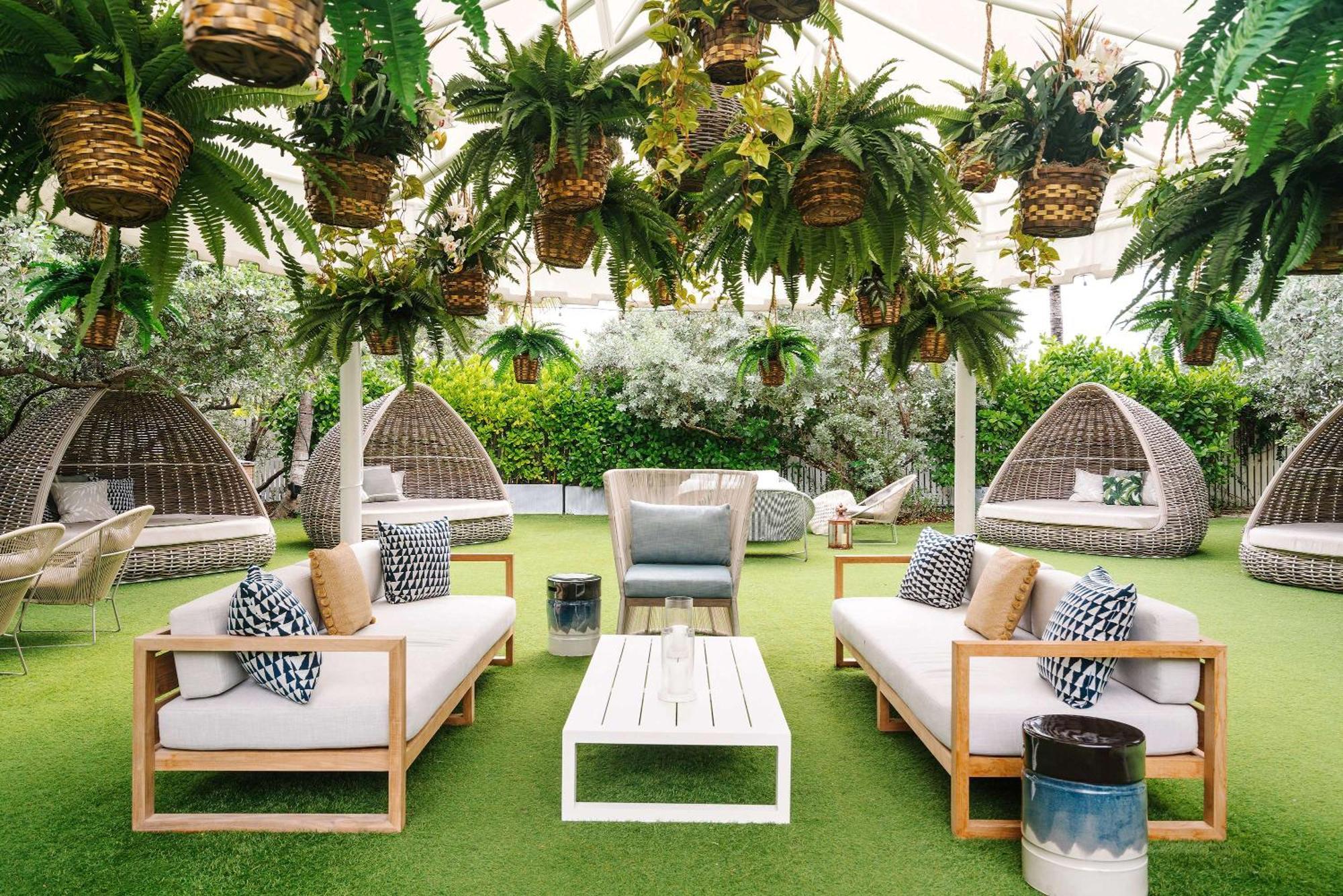 Nautilus Sonesta Miami Beach Kültér fotó The Garden at The Standard East Village