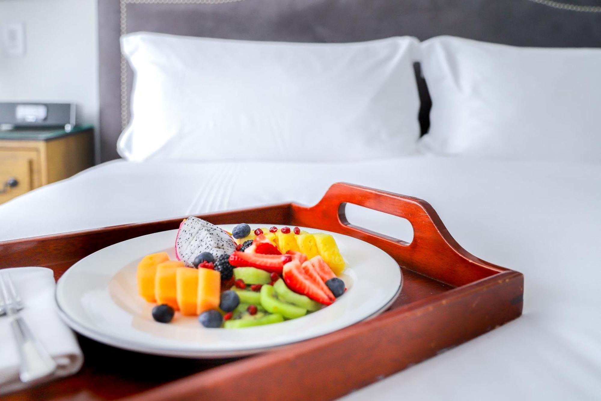 Nautilus Sonesta Miami Beach Kültér fotó Fruit salad